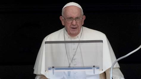 Pope Francis calls for peaceful end to the Niger crisis